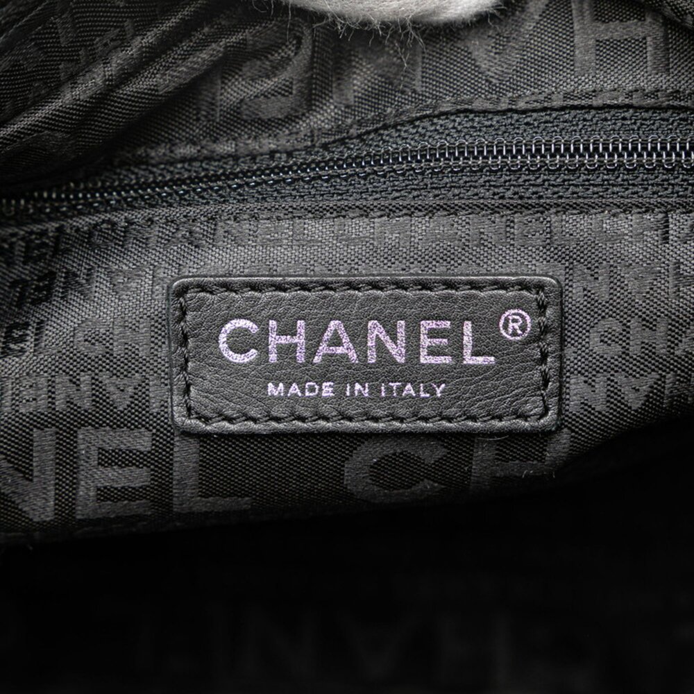 CHANEL Black Leather Shoulder Bag - Picture 5 of 8